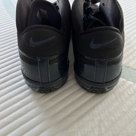 Nike Zoom Hustle basketball shoes - Picture 3 of 6